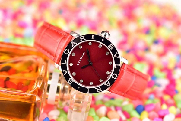 ブルガリ時計正面デザイン